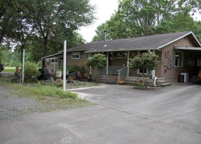Property at 144 Holly Hill Rd, Livingston, TX 77351, 3 beds, 3 baths