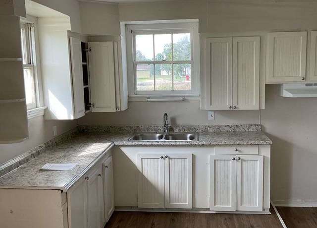 Property at 621 W 7th St, Freeport, TX 77541, 2 beds, 1 bath