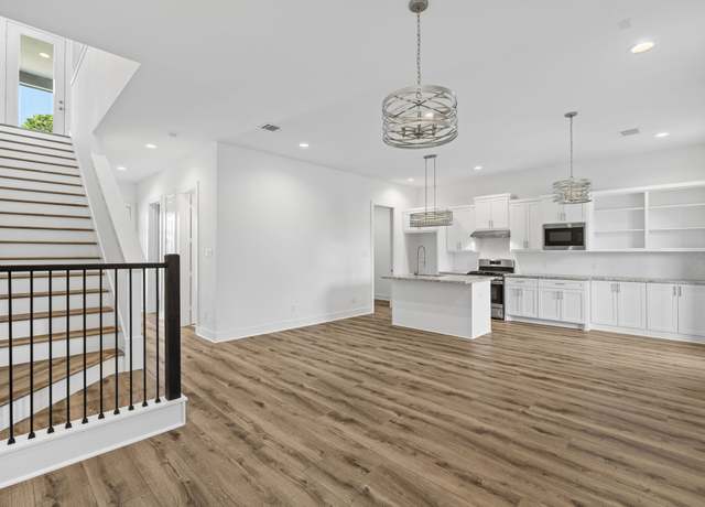 Property at 5615 Savyon Dr, Houston, TX 77091, 4 beds, 3 baths