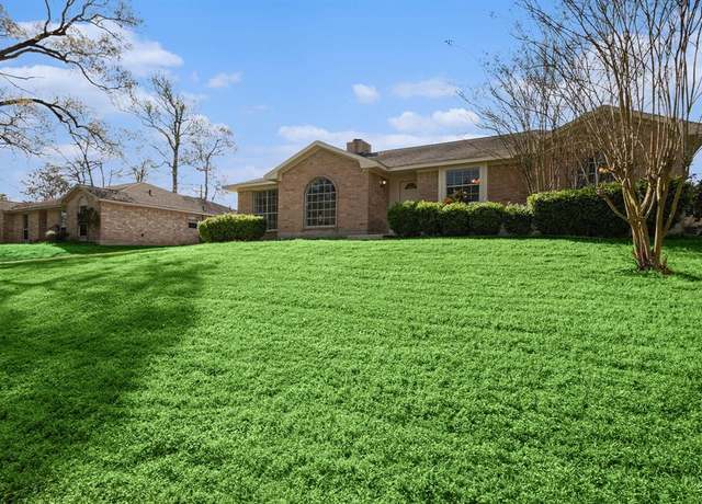 Property at 10056 Woodhollow Dr, Conroe, TX 77385, 4 beds, 2 baths