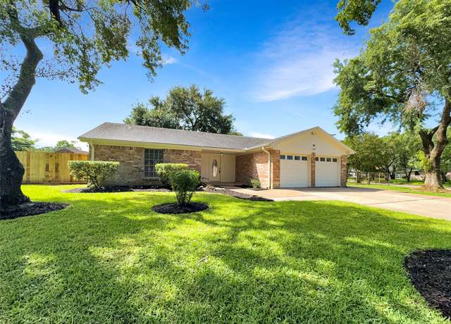 Property at 141 20th Ave N, Texas City, TX 77590, 3 beds, 2 baths