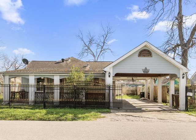 Property at 6324 Texarkana St, Houston, TX 77020, 4 beds, 2 baths