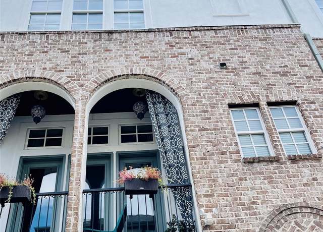 Property at 1102 Thompson St, Houston, TX 77007, 3 beds, 3.5 baths