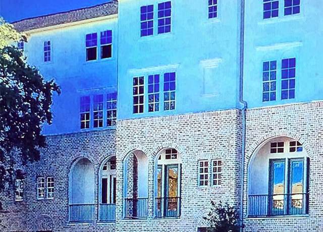 Property at 1102 Thompson St, Houston, TX 77007, 3 beds, 3.5 baths