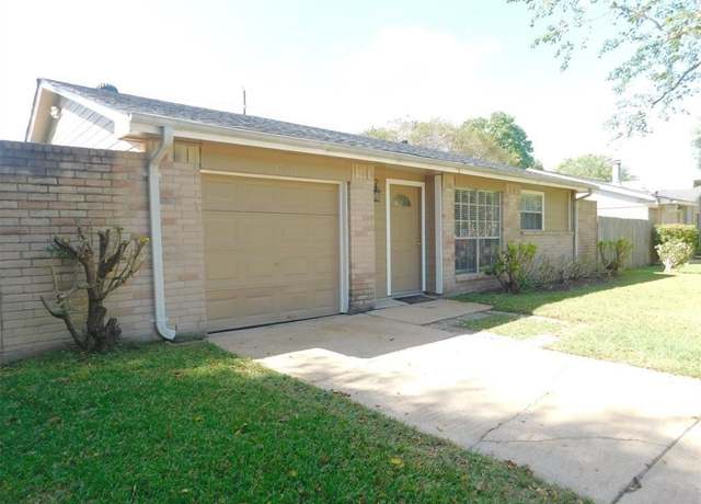 Property at 17002 Rippling Mill Dr, Sugar Land, TX 77498, 2 beds, 1 bath