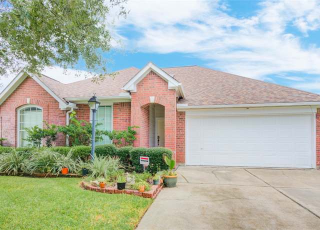 Property at 6006 Forest Plaza Ct, Houston, TX 77066, 4 beds, 2 baths