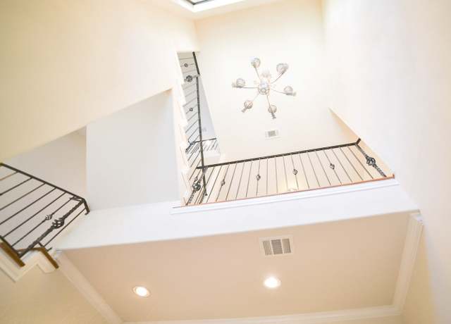 Property at 7539 Highmeadow, Houston, TX 77063, 4 beds, 4.5 baths