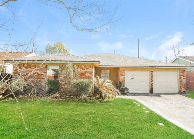 Property at 705 Littlewood St, Baytown, TX 77521, 3 beds, 2 baths