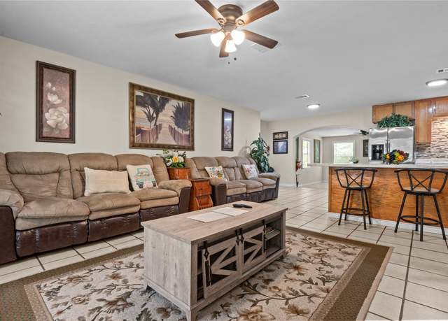 Property at 413 Susan St, Lufkin, TX 75901, 3 beds, 2 baths