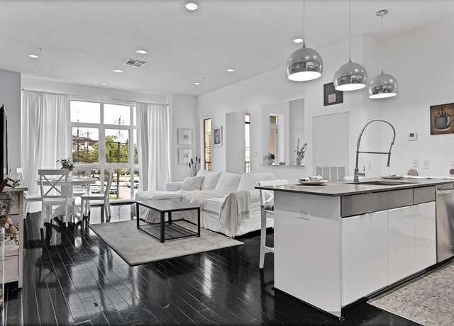 Property at 207 Pierce St #203, Houston, TX 77002, 1 bed, 1 bath