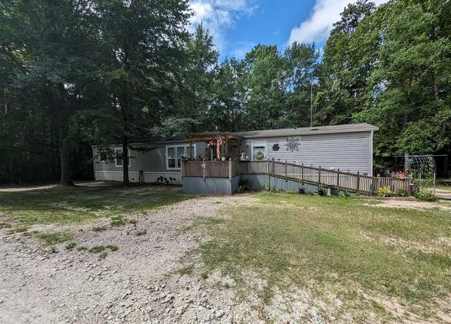 Property at 396 Medina Dr, Trinity, TX 75862, 3 beds, 2 baths