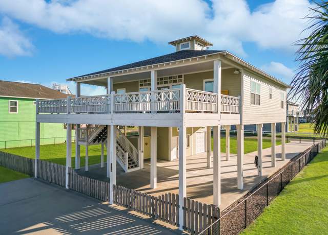 Property at 883 Townsend Dr, Crystal Beach, TX 77650, 3 beds, 2 baths