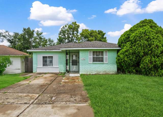 Property at 11302 Murr Way, Houston, TX 77048, 3 beds, 2 baths