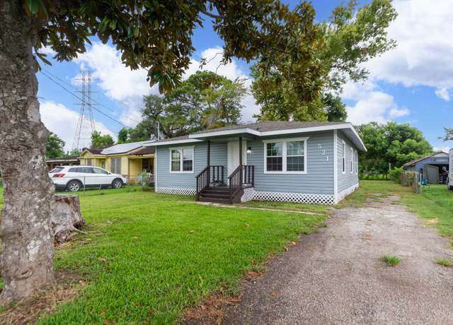 Property at 521 Murrell St, Clute, TX 77531, 3 beds, 2 baths