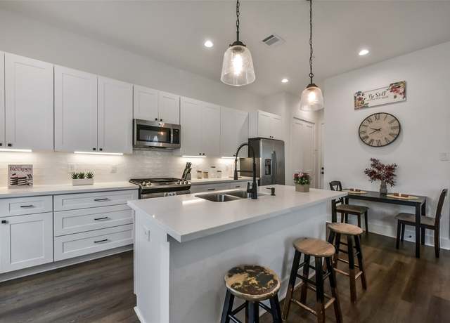 Property at 1228 Mcneil St, Houston, TX 77009, 3 beds, 2.5 baths