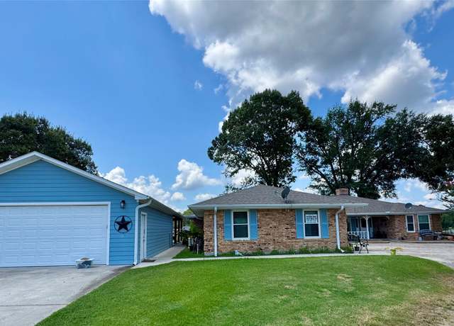 Property at 303 Augusta Dr, Trinity, TX 75862, 3 beds, 2 baths