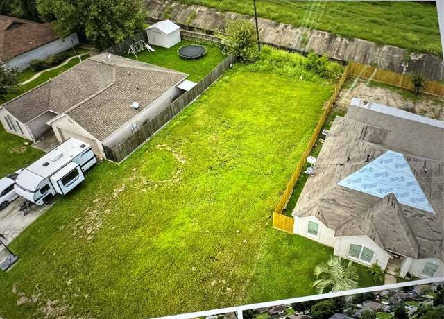 Property at 5118 Shirley St, Baytown, TX 77521