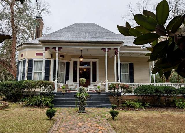 Property at 212 W Robert Toombs, Washington, GA 30673, 2 beds, 2 baths