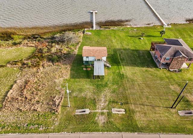 Property at 5289 State Highway 35 S, Palacios, TX 77465, 1 bath