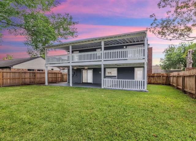 Property at 15830 Pipers View Dr, Webster, TX 77598, 3 beds, 2.5 baths
