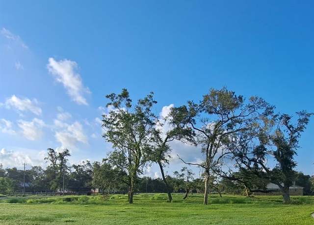 Property at 32742 & 32802 Bayou Bnd, Richwood, TX 77515