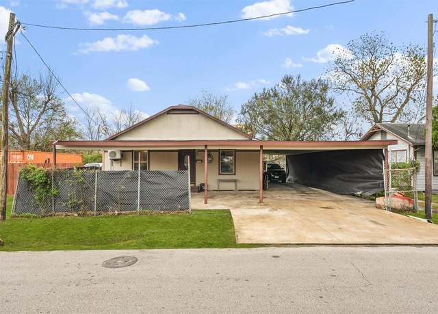 Property at 7434 Laredo St, Houston, TX 77020, 3 beds, 1 bath