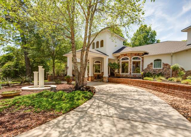 Property at 15609 Crown Oaks Dr, Montgomery, TX 77316, 4 beds, 3.5 baths