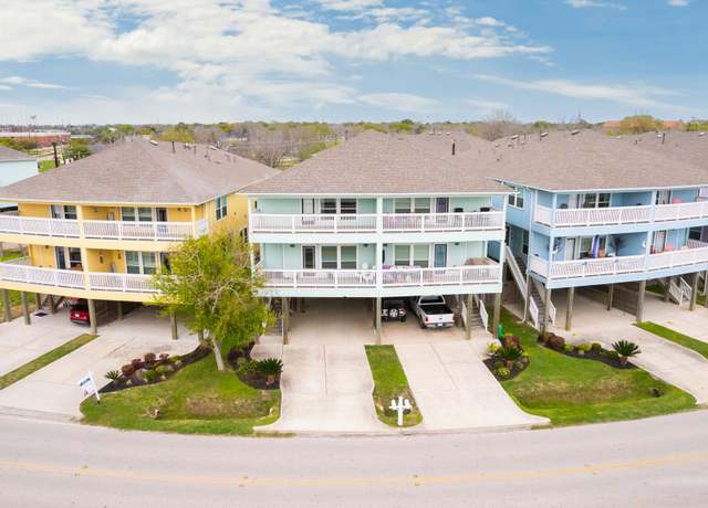 Property at 709 N Bayshore Dr, La Porte, TX 77571, 3 beds, 3 baths
