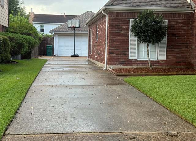 Property at 6523 Coldstream Dr, Pasadena, TX 77505, 4 beds, 2.5 baths