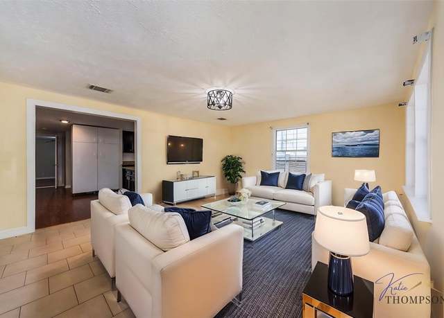 Property at 1131 Louise St, Houston, TX 77009, 4 beds, 3 baths