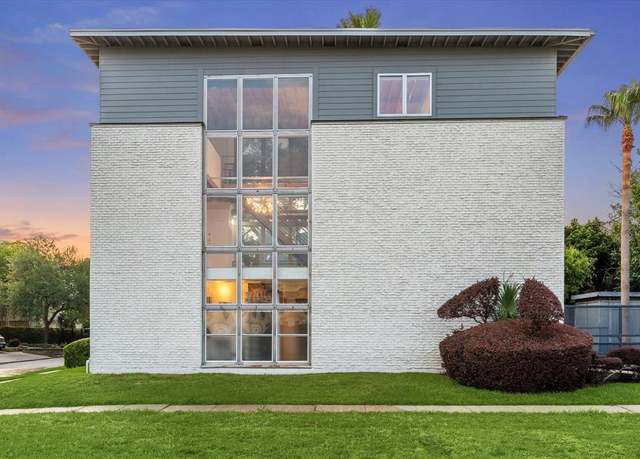 Property at 2327 Peckham St, Houston, TX 77019, 3 beds, 2.5 baths