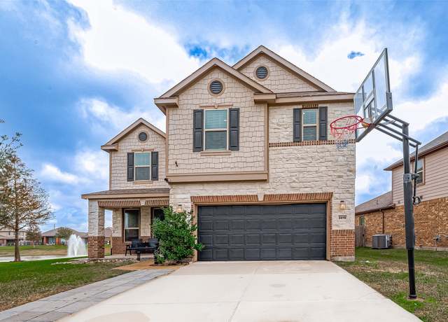 Property at 3215 Laurel Bend Ln, Pearland, TX 77584, 4 beds, 2.5 baths
