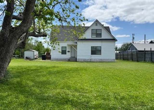Property at 217 Main St, Palacios, TX 77465, 4 beds, 3 baths