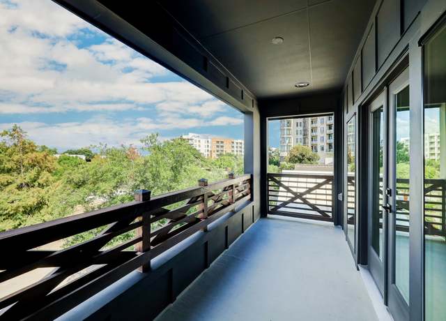 Property at 6209 Westcott St, Houston, TX 77007, 4 beds, 4.5 baths