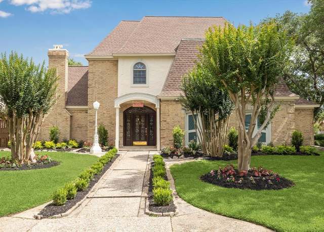 Property at 4310 Masters Dr, League City, TX 77573, 4 beds, 3.5 baths