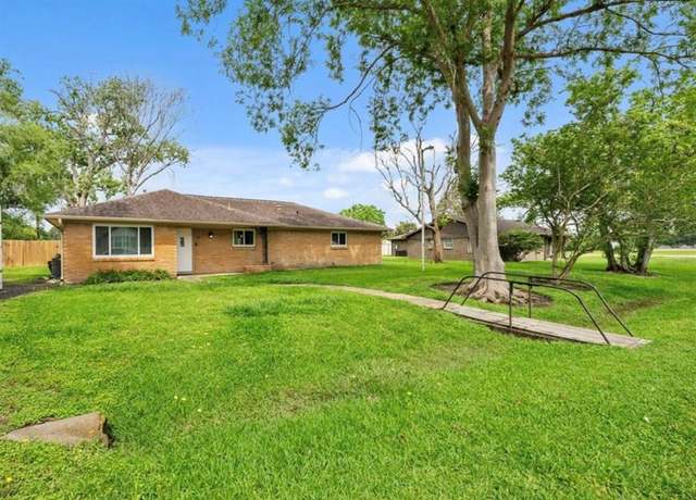 Property at 3811 Anna Ct, Santa Fe, TX 77517, 3 beds, 1.5 baths