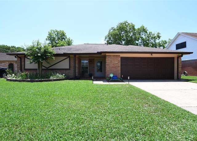Property at 502 S Crockett St, Deer Park, TX 77536, 3 beds, 2 baths