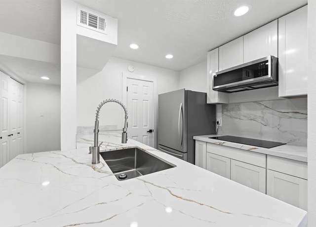Property at 17331 Red Oak Dr #14, Houston, TX 77090, 2 beds, 2 baths