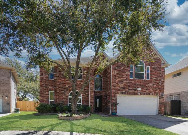 Property at 2111 Scenic Hollow Ct, Katy, TX 77450, 4 beds, 3.5 baths