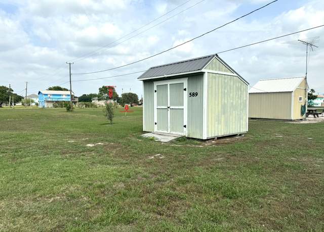 Property at 589 Swallow Dr, Palacios, TX 77465