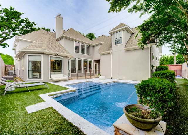 Property at 1403 Wakefield Dr, Houston, TX 77018, 4 beds, 4.5 baths