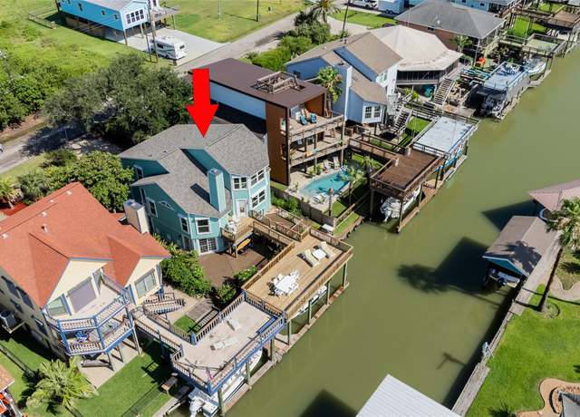 Property at 1315 23rd St, San Leon, TX 77539, 3 beds, 3 baths