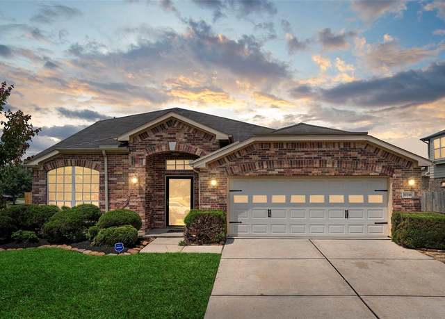 Property at 11746 Green Colling Park Dr, Houston, TX 77047, 3 beds, 2 baths