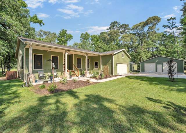 Property at 22337 Doral Dr, Huntsville, TX 77320, 3 beds, 2 baths