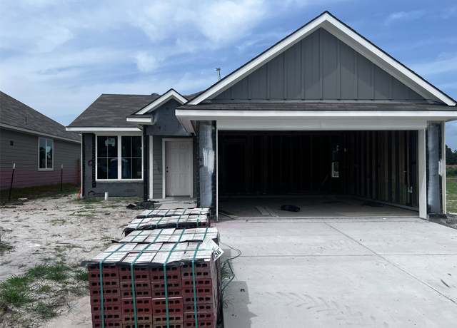 Property at 146 Overhill Dr, Huntsville, TX 77320, 3 beds, 2 baths