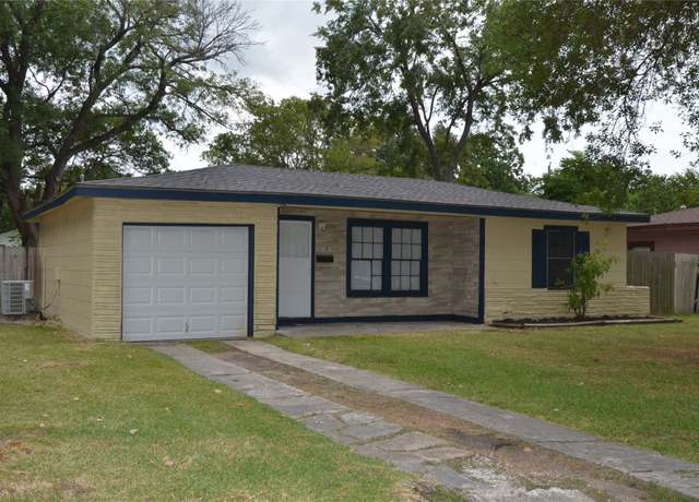 Property at 1518 3rd Ave N, Texas City, TX 77590, 3 beds, 2 baths