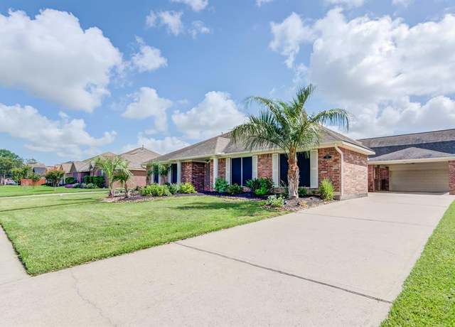 Property at 410 Scarlet Sage Dr, League City, TX 77573, 4 beds, 3 baths
