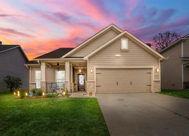 Property at 2062 Briar Grove Dr, Conroe, TX 77301, 3 beds, 2 baths