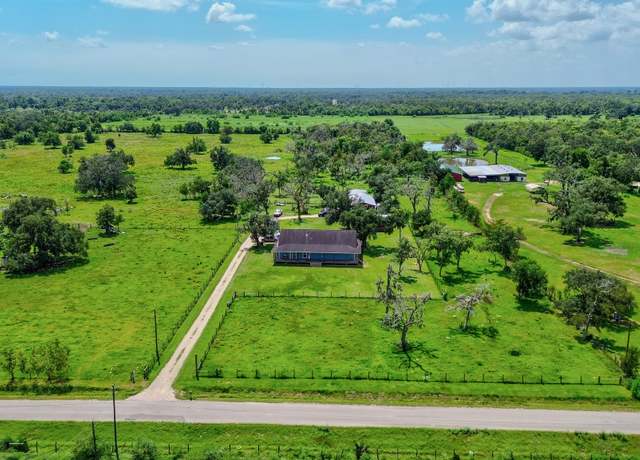 Property at 4773 County Road 652, Brazoria, TX 77422, 4 beds, 2 baths