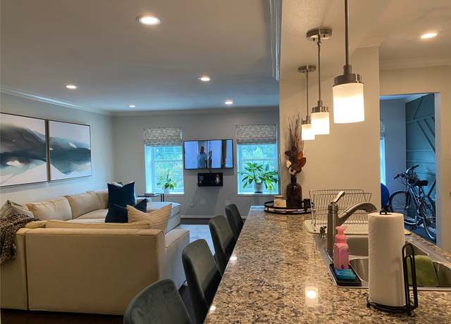 Property at 351 N Post Oak Ln #811, Houston, TX 77024, 1 bed, 1 bath